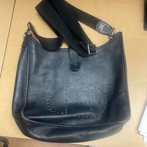 Very used Hermes Evelyne bag